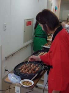 夏祭り　たこ焼き①Ｈ29.8